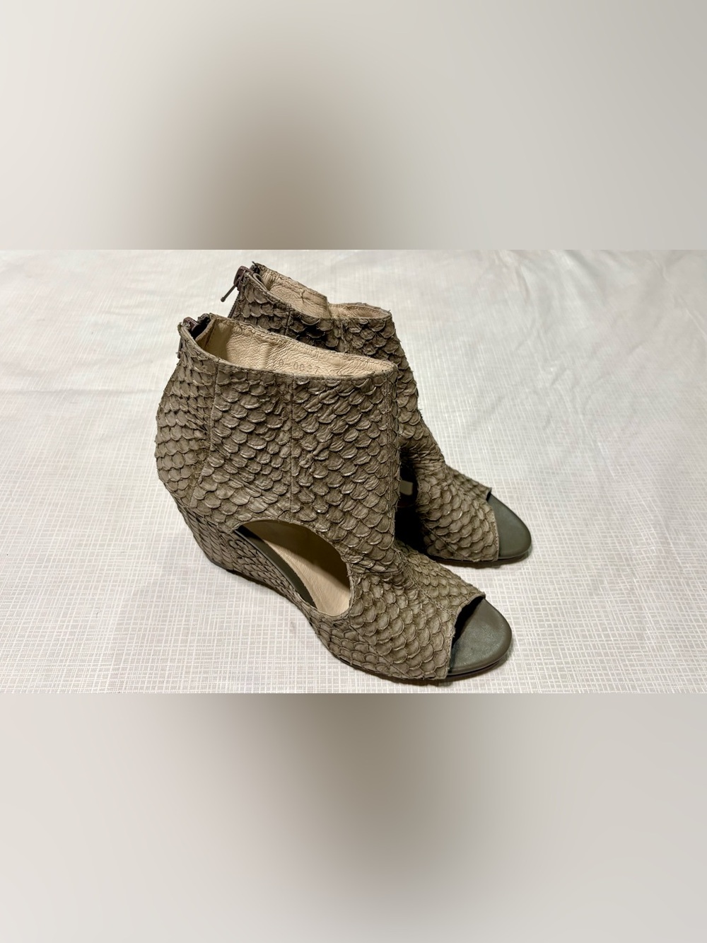 All Black Sz 8 39 Scaled Python All Leather Peep-Toe Wedge Booties in Taupe